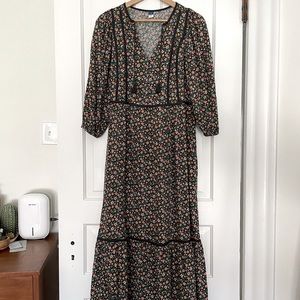 Old Navy Tie-Neck 3/4 Sleeve All Day Maxi Swing Dress